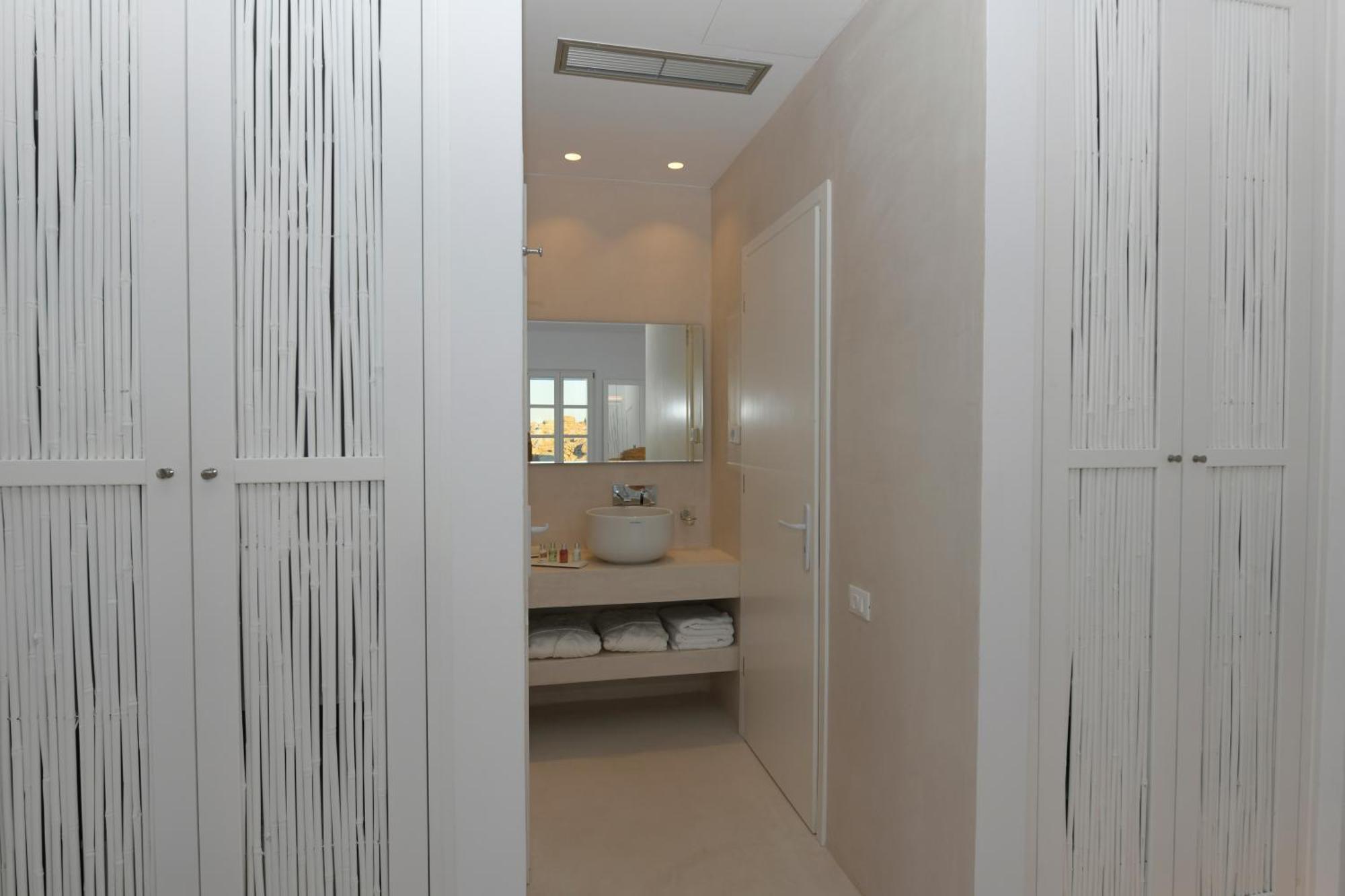 The Ammonite Resort Plintri Номер фото