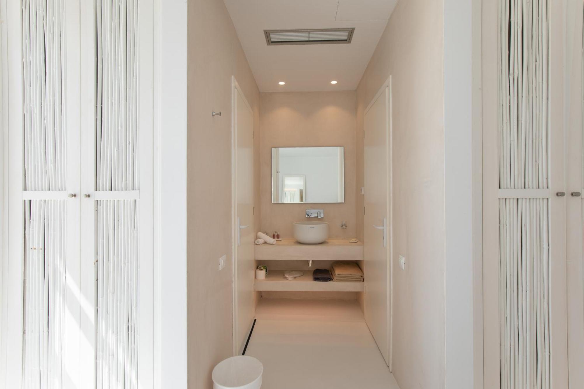 The Ammonite Resort Plintri Номер фото