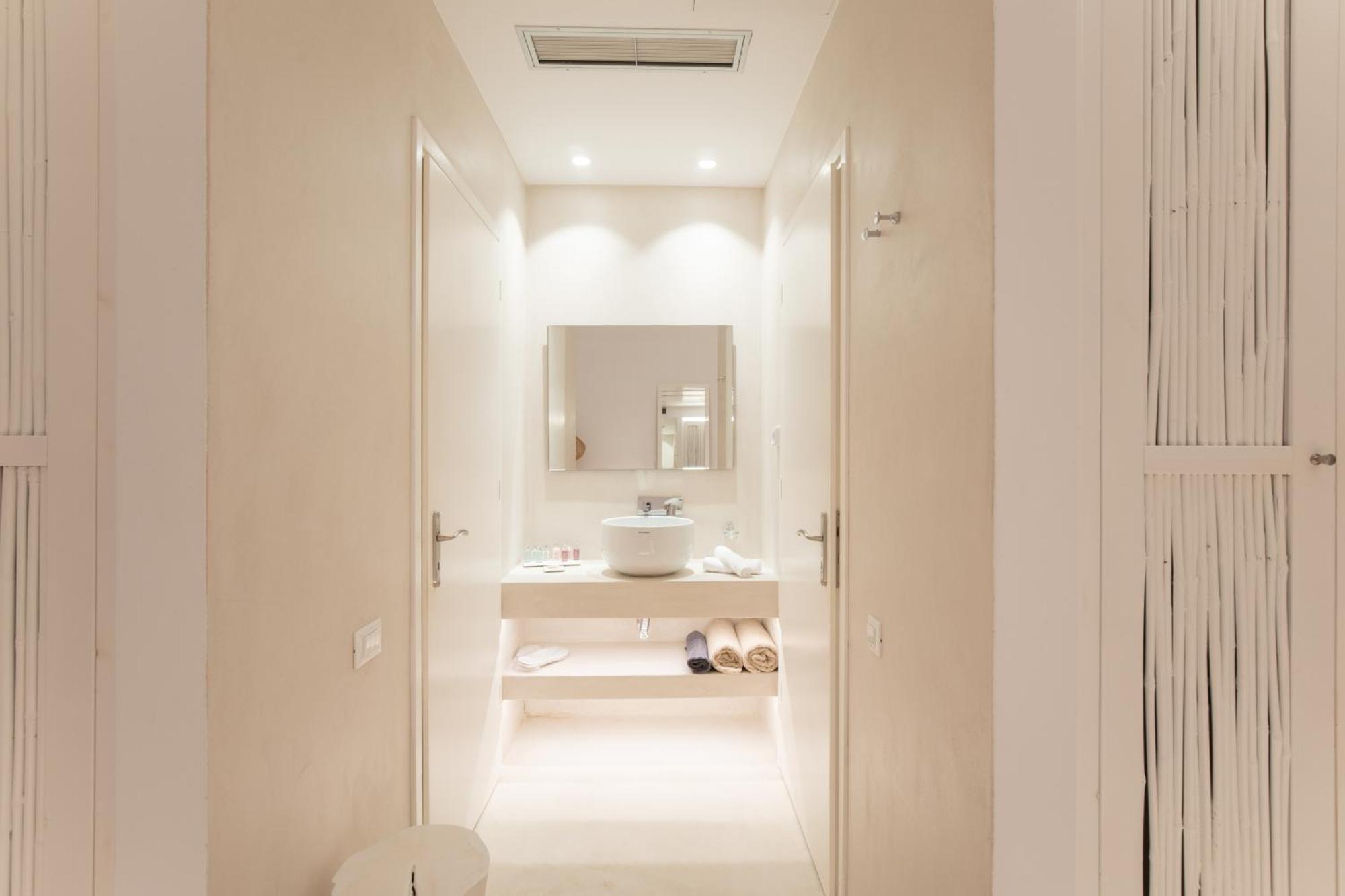 The Ammonite Resort Plintri Номер фото